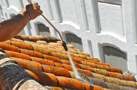 Nettoyage de toitures - Valcourt